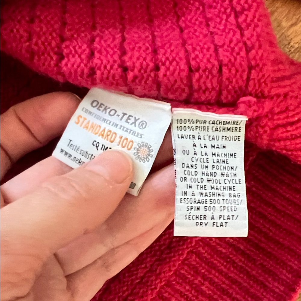 Eric Bompard 100% cashmere V-neck sweater (4-ply version) - Picture 3 of 3